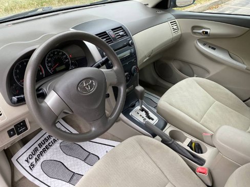 Used 2010 Toyota Corolla image 7