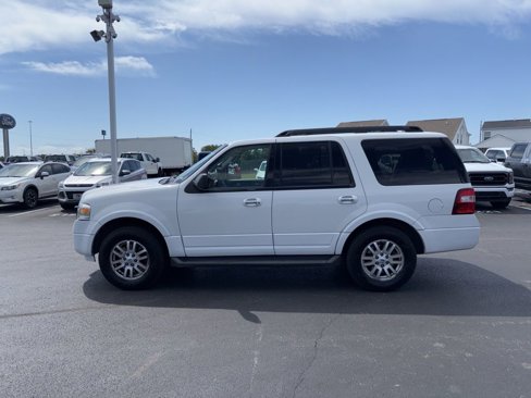 Used 2014 Ford Expedition XLT image 2