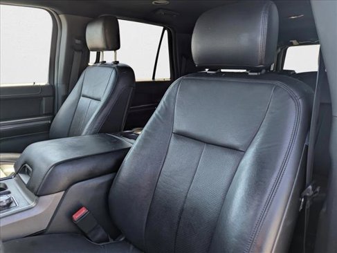 Used 2019 Ford Expedition Max XLT image 24