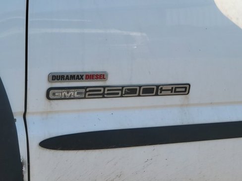 Used 2004 GMC Sierra 2500 4x4 Crew Cab HD w/ Heavy-Duty Power Package image 15