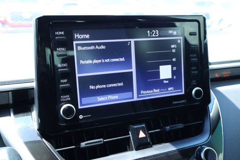 Used 2022 Toyota Corolla LE image 3