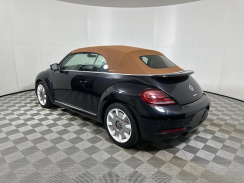 Used 2019 Volkswagen Beetle 2.0T image 5