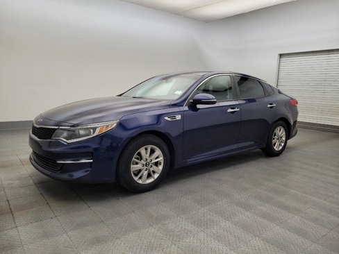 Used 2017 Kia Optima LX w/ Convenience Package image 2