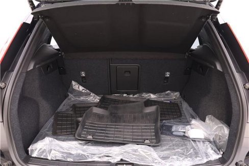 Certified 2025 Volvo XC40 B5 Core w/ Protection Package Premier image 19