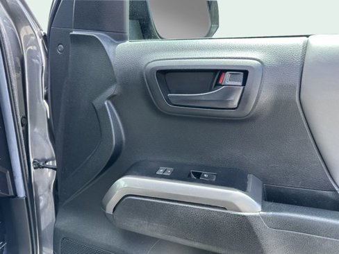 Used 2022 Toyota Tacoma SR5 image 10