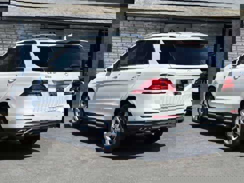 Used 2018 Mercedes-Benz GLE 350 w/ Premium 2 Package image 15