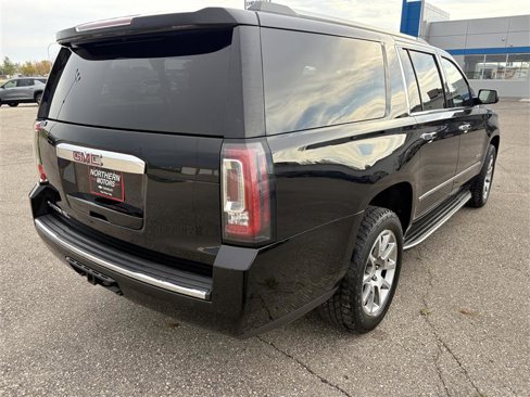 Used 2020 GMC Yukon XL Denali image 3