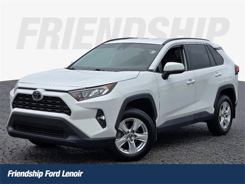 Used 2021 Toyota RAV4 XLE image 1