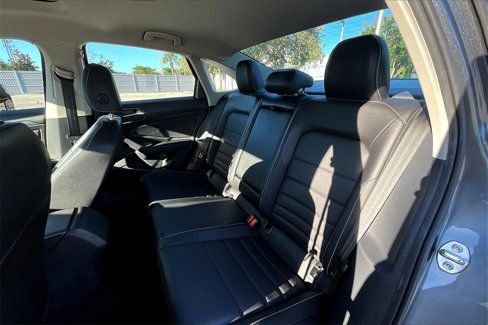 Certified 2022 Volkswagen Jetta SE w/ Panoramic Sunroof Package image 16