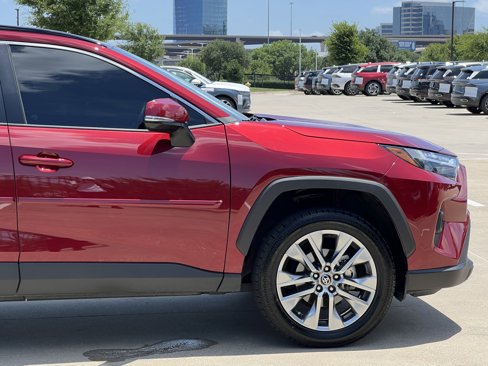 Used 2022 Toyota RAV4 XLE Premium image 12