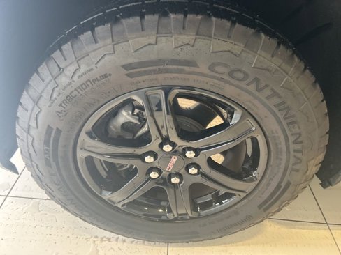 Used 2023 GMC Acadia AT4 image 21