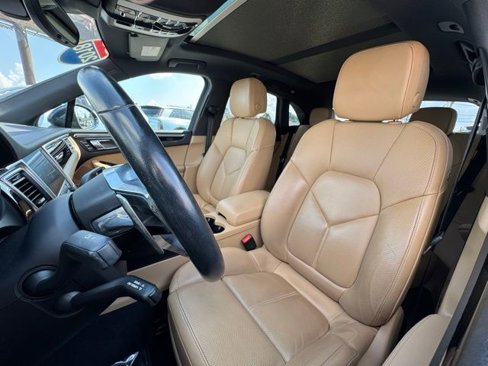 Used 2018 Porsche Macan image 12