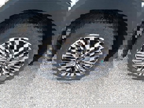 Used 2023 Nissan Kicks SV image 7