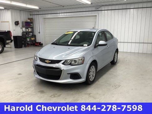 Used 2017 Chevrolet Sonic LT image 3