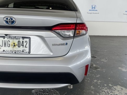 Used 2021 Toyota Corolla LE image 48