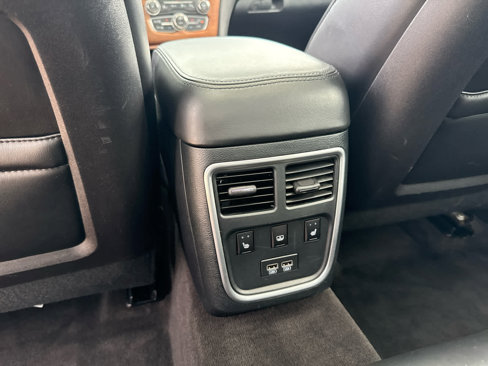 Used 2015 Chrysler 300 C Platinum w/ Light Group image 14
