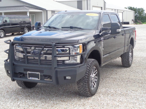 Used 2017 Ford F250 Lariat w/ Lariat Ultimate Package image 2