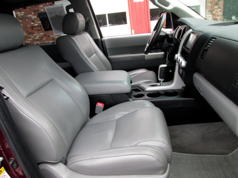 Used 2008 Toyota Sequoia Limited image 30