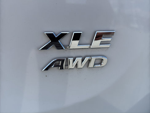 Used 2013 Toyota RAV4 XLE image 14