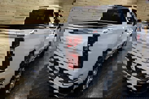 Used 2020 Chevrolet Silverado 1500 Custom w/ Custom Value Package image 3