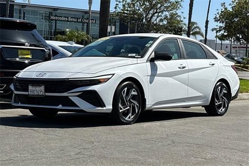 Used 2025 Hyundai Elantra Sport image 8
