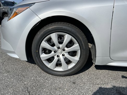 Used 2022 Toyota Corolla LE image 12