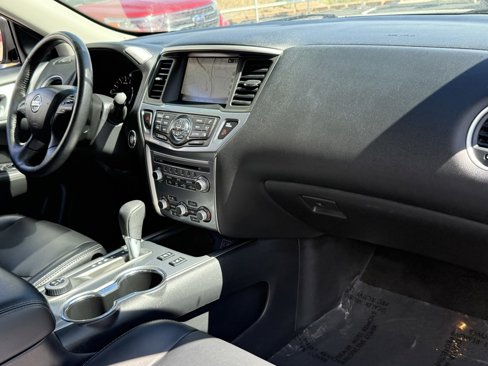 Used 2019 Nissan Pathfinder SL image 26