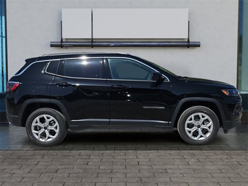 New 2025 Jeep Compass Latitude image 6