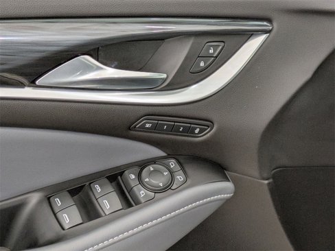 Used 2019 Buick Enclave Premium image 16