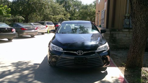 Used 2017 Toyota Camry LE image 2