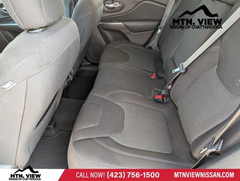 Used 2020 Jeep Cherokee Latitude image 10