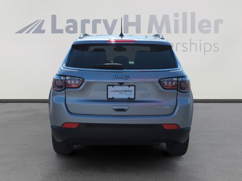 Used 2022 Jeep Compass Latitude w/ Convenience Group image 4