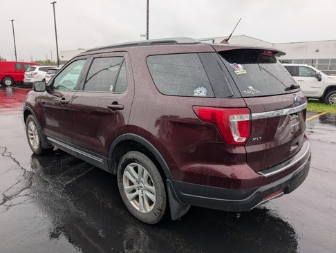 Used 2018 Ford Explorer XLT w/ Equipment Group 202A image 6