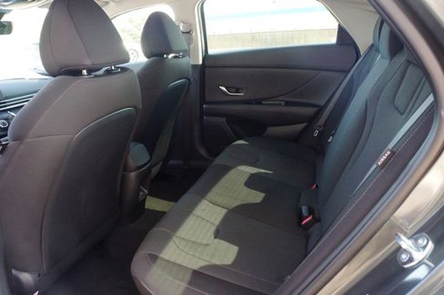 New 2025 Hyundai Elantra SE image 21