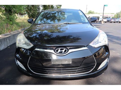 Used 2013 Hyundai Veloster w/ Tech Pkg image 3