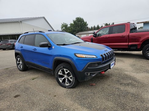 Used 2018 Jeep Cherokee Trailhawk w/ Cold Weather Group image 4