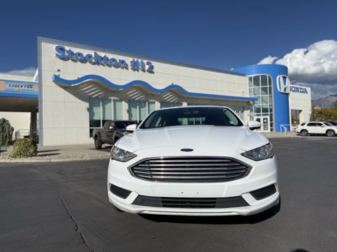 Used 2018 Ford Fusion SE w/ Fusion SE Technology Package image 3