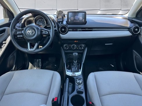 Used 2020 Toyota Yaris LE image 12