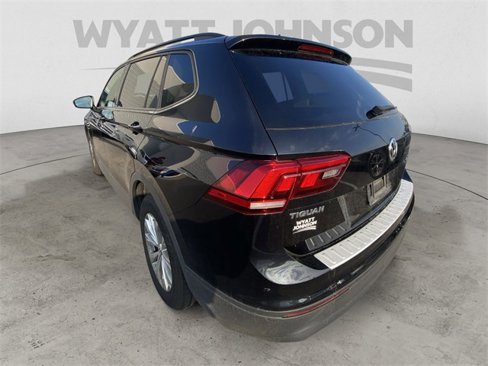 Used 2020 Volkswagen Tiguan S image 7