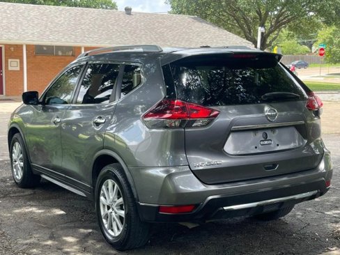 Used 2018 Nissan Rogue SV image 5