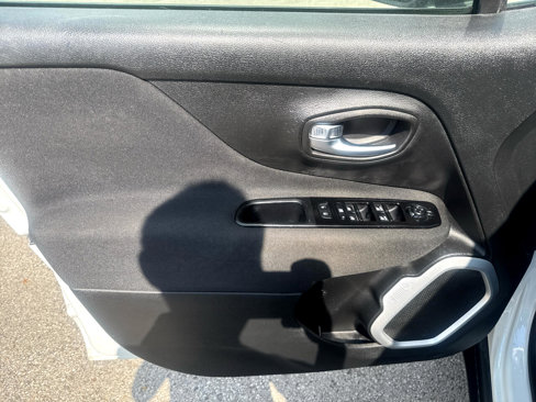 Used 2020 Jeep Renegade Sport w/ UConnect 7.0 Group image 11