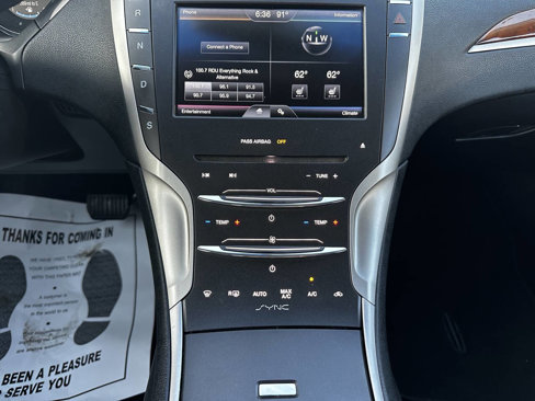 Used 2016 Lincoln MKZ image 31