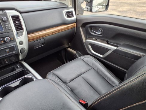 Used 2017 Nissan Titan SL w/ Chrome Package image 29