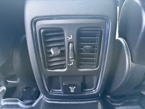 Used 2021 Jeep Grand Cherokee Laredo X image 23