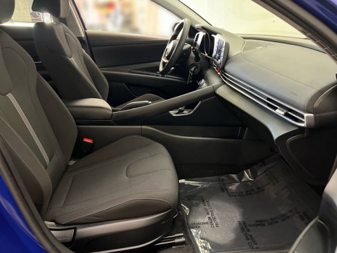 Used 2023 Hyundai Elantra SE image 24