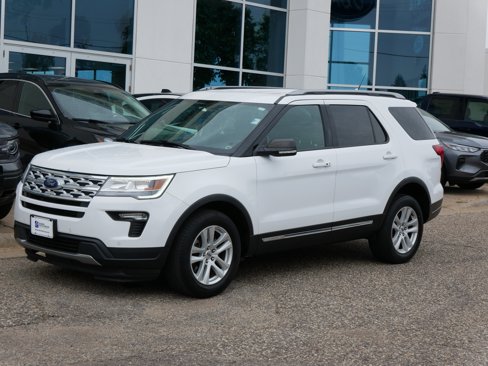 Used 2018 Ford Explorer XLT image 25