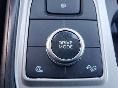 Used 2022 Ford Explorer XLT image 23