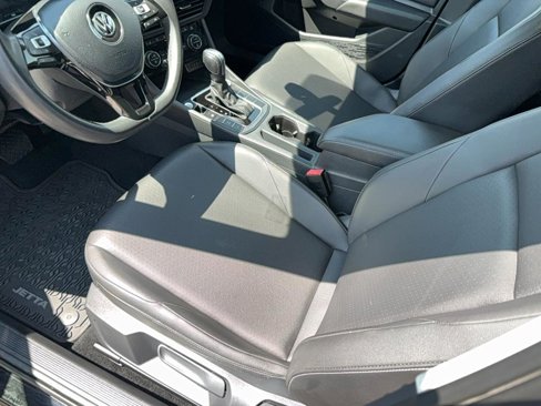 Used 2020 Volkswagen Jetta SE image 13