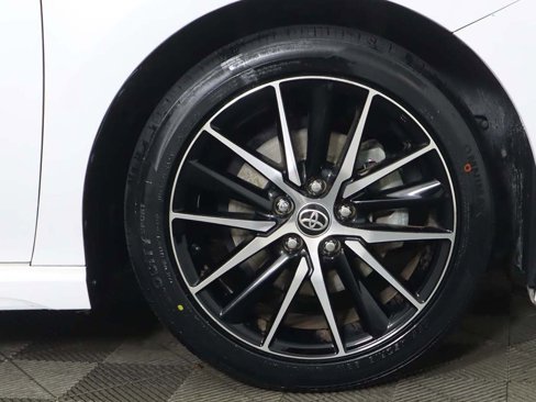 Used 2022 Toyota Camry SE image 19