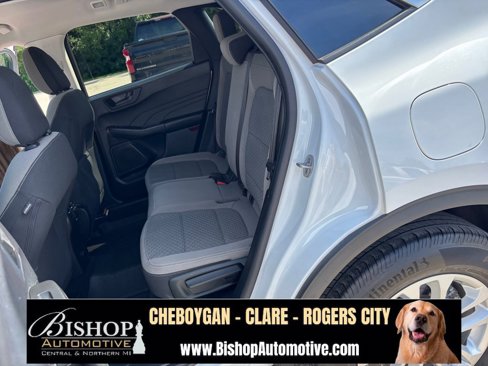 Used 2022 Ford Escape SE w/ Cold Weather Package image 26